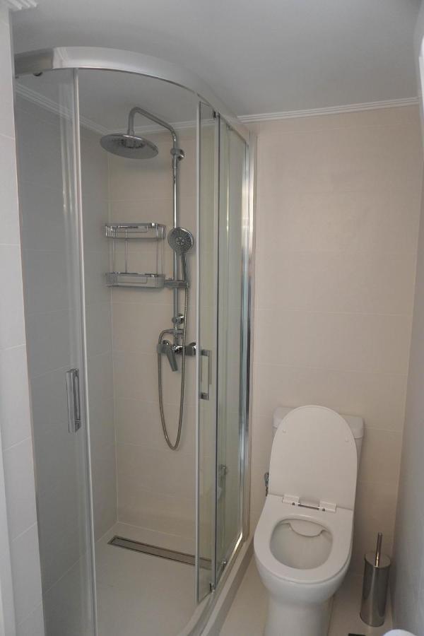 Konstantinos Stylish Brand New Apt In The Heart Of Atena Exterior foto