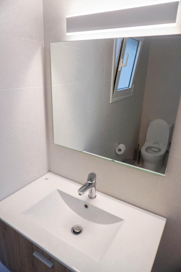 Konstantinos Stylish Brand New Apt In The Heart Of Atena Exterior foto